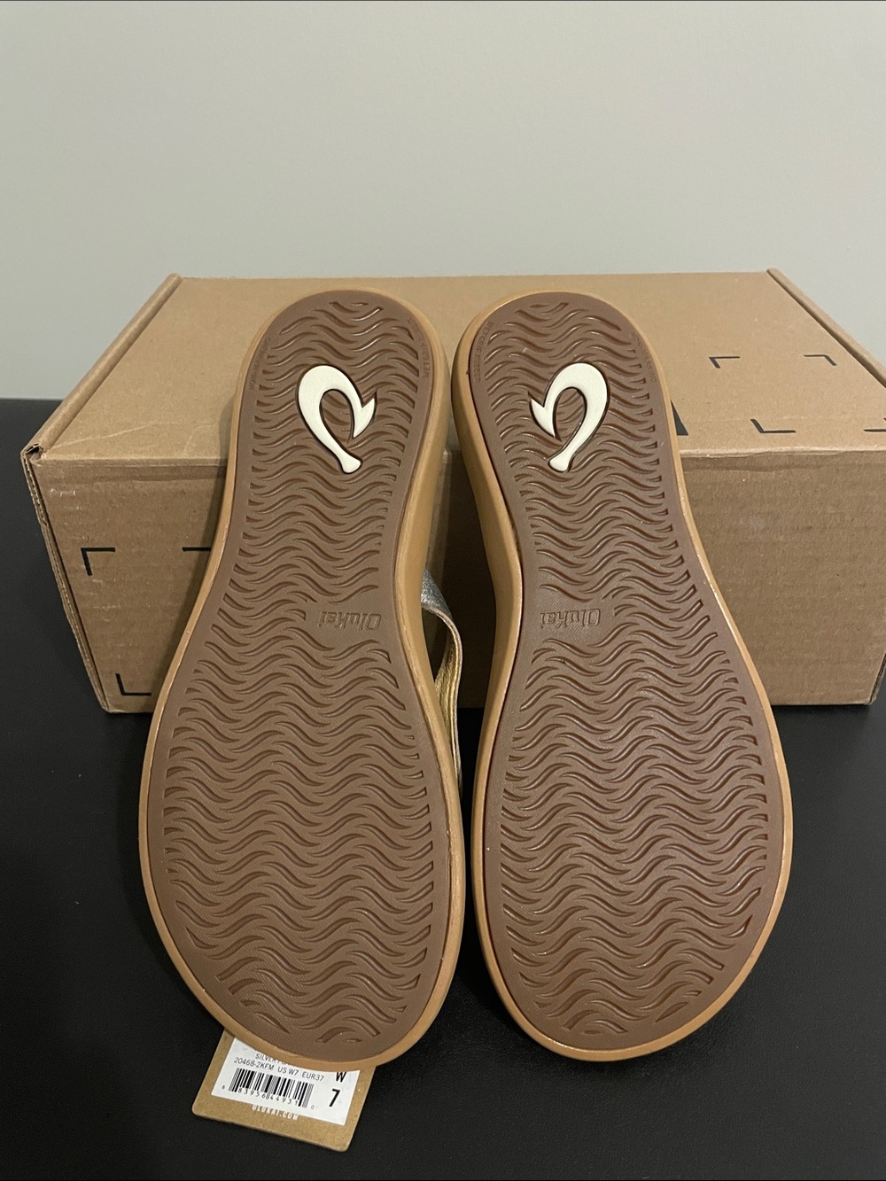 Olukai Kapehe Luana Silver/Sahara Women’s JB - Picture 3 of 5